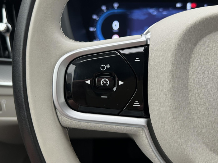 Volvo XC60 B5 AWD INSCRIPTION AUT CZ