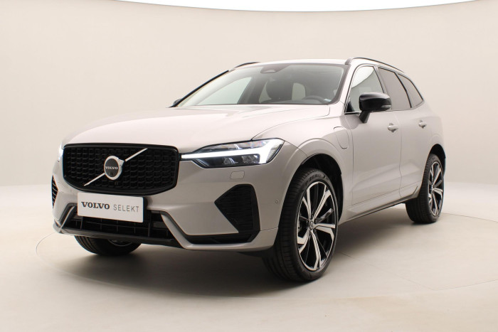 Volvo XC60 T6 AWD PLUS DARK REZERVACE