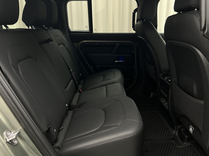 Land Rover Defender 110 D300 X-DYNAMIC SE AWD AUT 3.0 d Dynamic SE