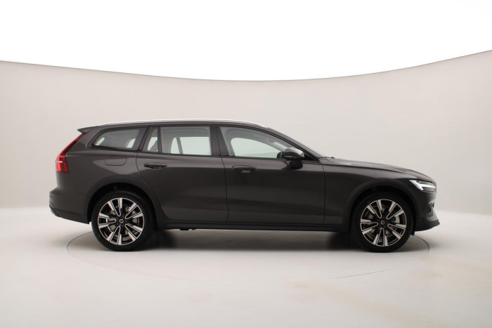 Volvo V60 CC B4 AWD PLUS AUT REZERVACE 2.0 CC CC Plus