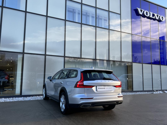 Volvo V60 CROSS COUNTRY B4 AWD Aut 1.maj