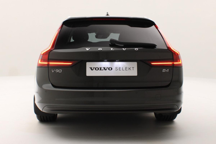 Volvo V90 B4 MOMENTUM AUT REZERVECE 2.0 Momentum