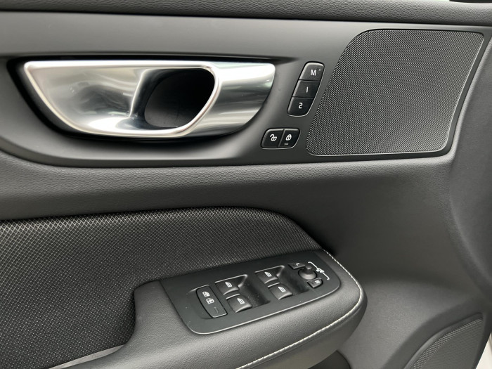 Volvo V60 T6 AWD RECHARGE PLUS DARK AUT