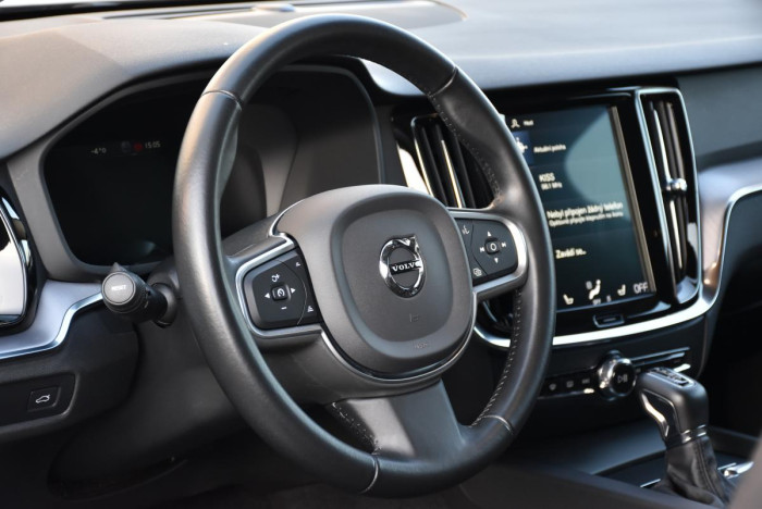 Volvo V60 D3 MOMENTUM AUT REZERVACE 2.0 d Momentum