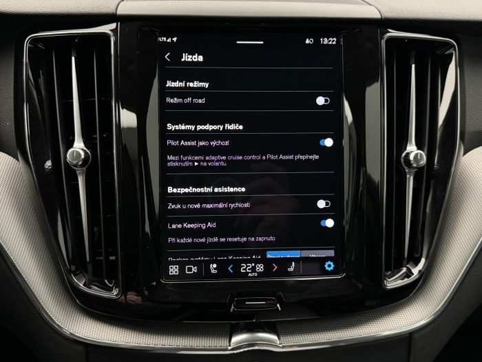 Volvo XC60 B5 AWD PLUS DARK AUT CZ 1.maj.