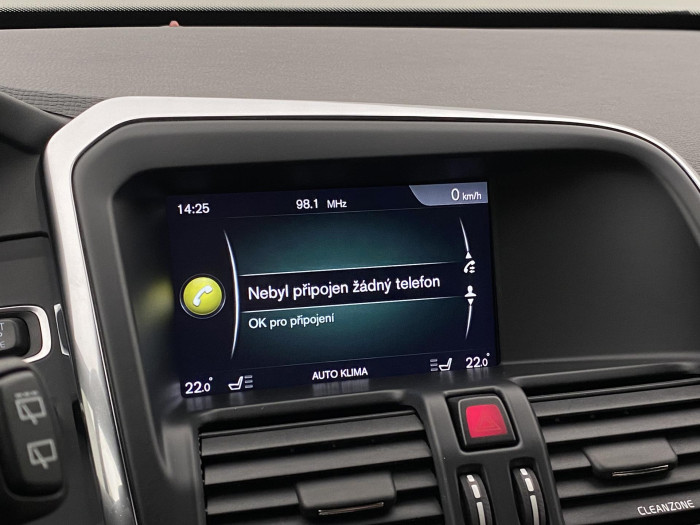 Volvo XC60 D4 AWD MOMENTUM REZERVACE 2.4 d Momentum