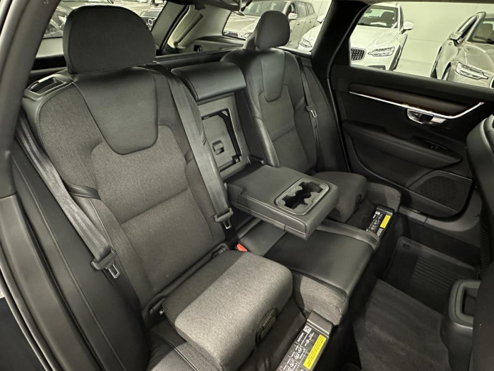 Volvo V90 CROSS COUNTRY T5 REZERVACE