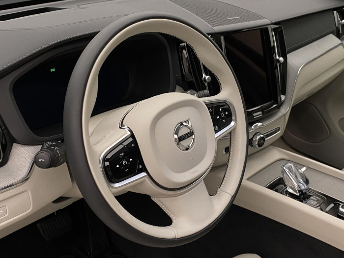 Volvo XC60 B4 AWD AUT DARK ULTIMATE