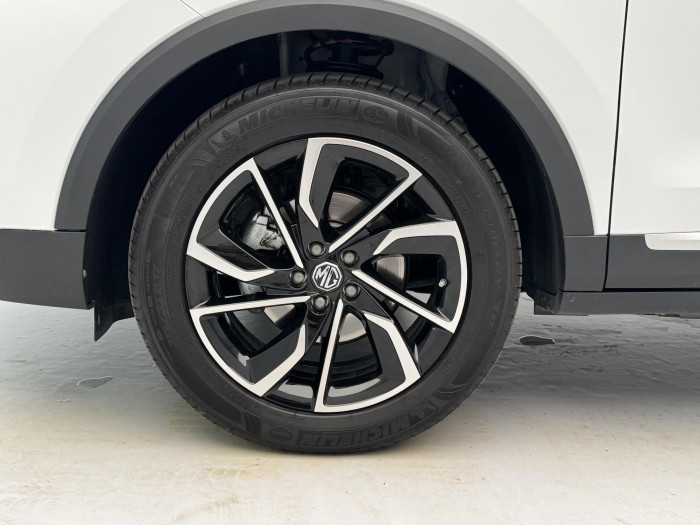 MG ZS 1.0T EXCLUSIVE AUT CZ 1.maj. 1.0 Exclusive