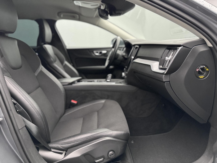 Volvo V60 B4 MOMENTUM PRO AUT 2.0 Momentum