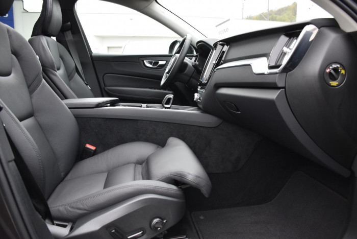 Volvo XC60 B4 AWD DARK PLUS REZERVACE 2.0 Plus