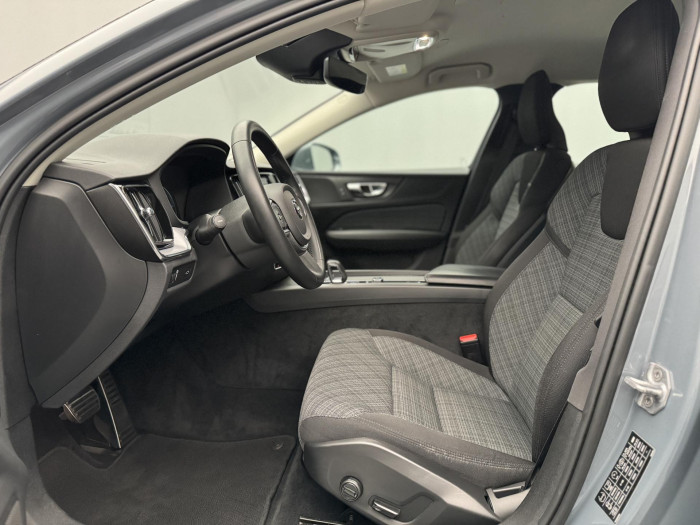 Volvo V60 B4 MOMENTUM PRO AUT CZ 1.maj. 2.0 Momentum