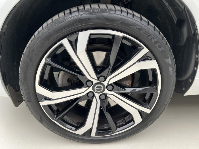 Volvo XC60 B4 AWD R-DESIGN AUT CZ