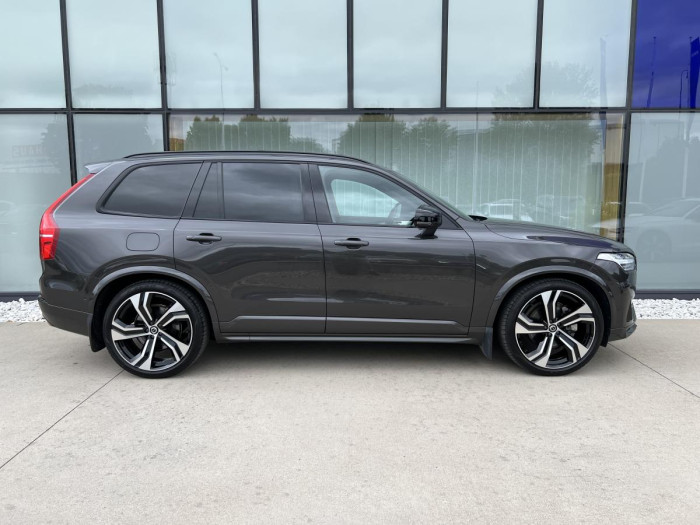 Volvo XC90 B5 AWD DARK ULT. 7MÍSTNÁ Aut