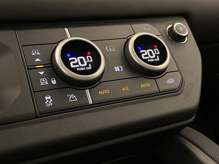 Land Rover Defender 130 D300 OUTBOUND 3.0 d