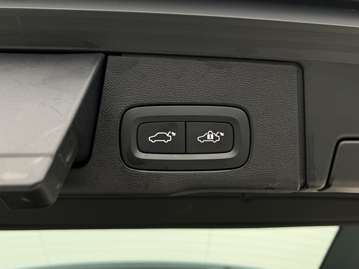 Volvo XC60 B5 AWD INSCRIPTION AUT CZ