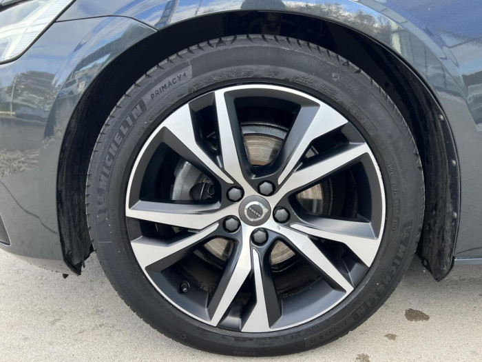 Volvo V60 D4 R-DESIGN NAVIGACE 1.maj. 2.0 d