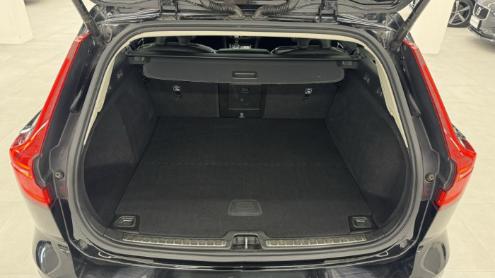 Volvo V60 CROSS COUNTRY D4 AWD REZERVACE 2.0 d