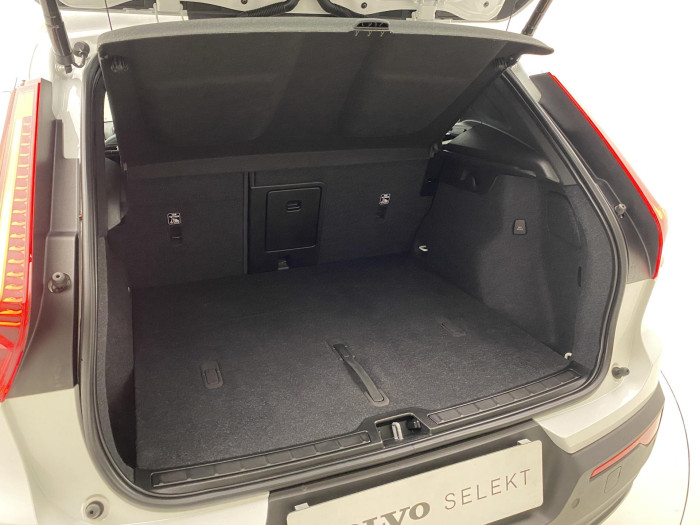 Volvo XC40 B4 AWD DARK ULTRA AUT CZ