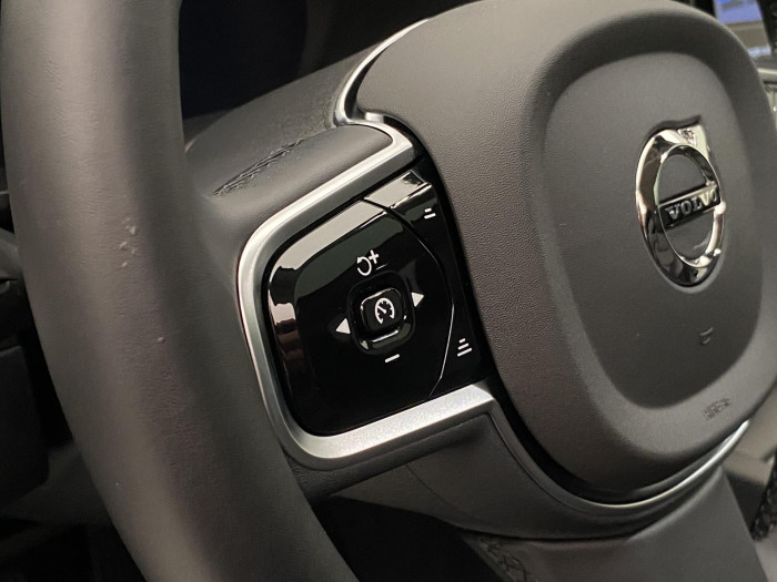 Volvo XC60 B5 AWD ULTRA DARK AUT CZ 1.maj