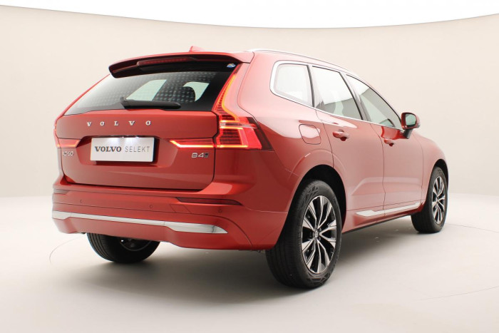 Volvo XC60 B4 AWD PLUS BRIGHT REZERVACE 2.0 Plus