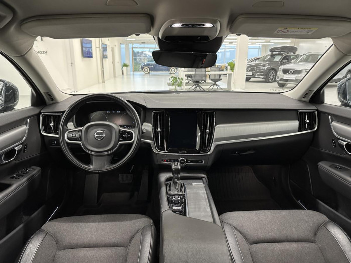 Volvo V90 D4 AWD MOMENTUM AUT REZERVACE 2.0 d Momentum
