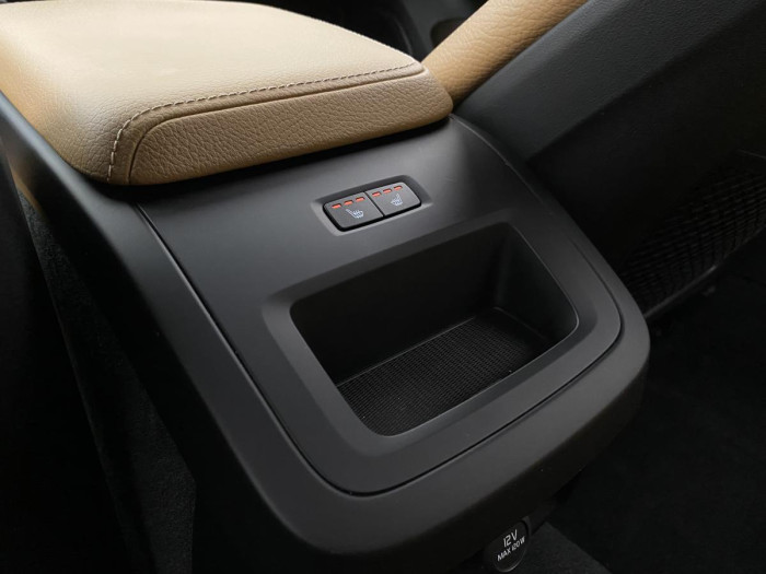 Volvo V60 D3 MOMENTUM NAVIGACE REZERVACE 2.0 d Momentum