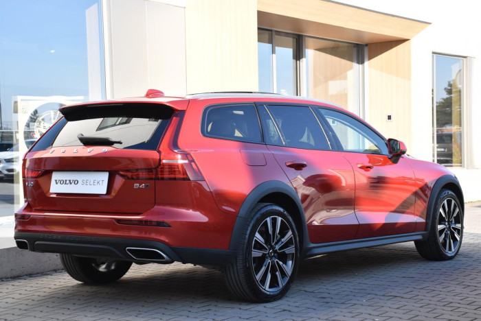 Volvo V60 CC B4 AWD ADVANCED REZERVACE 2.0 CC CC