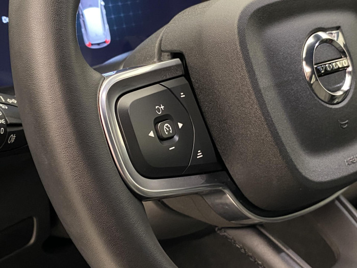 Volvo XC40 B3 DARK PLUS AUT CZ