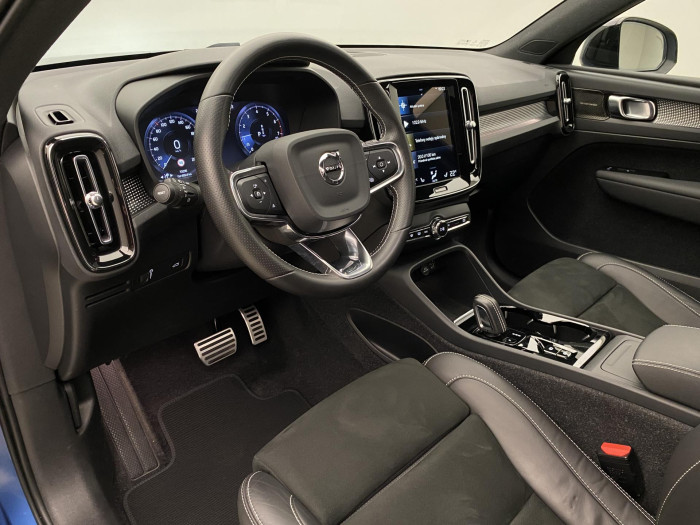 Volvo XC40 B4 AWD R-DESIGN AUT 1.maj