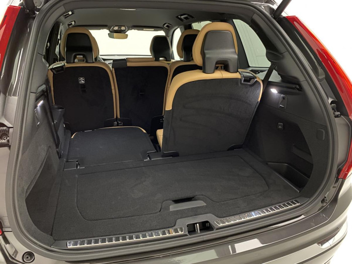 Volvo XC90 T8 AWD AT RECHARGE BRIGHT PLUS 2.0 AT Plus
