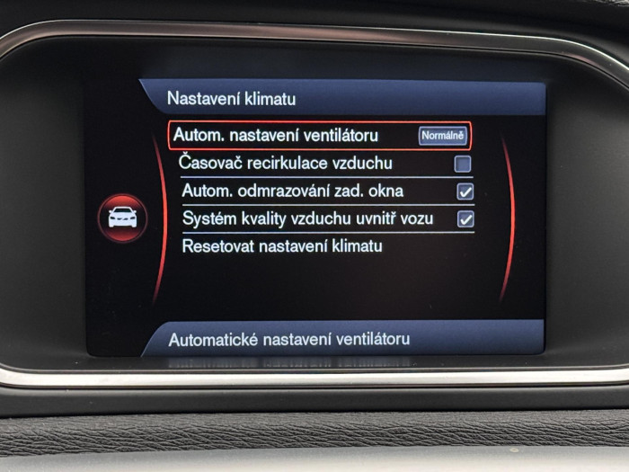 Volvo V40 CC D3 MOMENTUM AUT CZ 1.maj 2.0 d CC CC Momentum