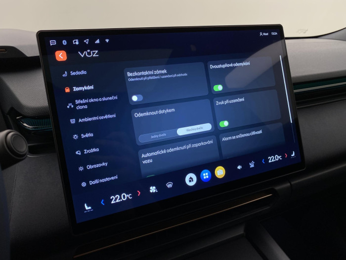 Lynk & Co 08 MORE PHEV