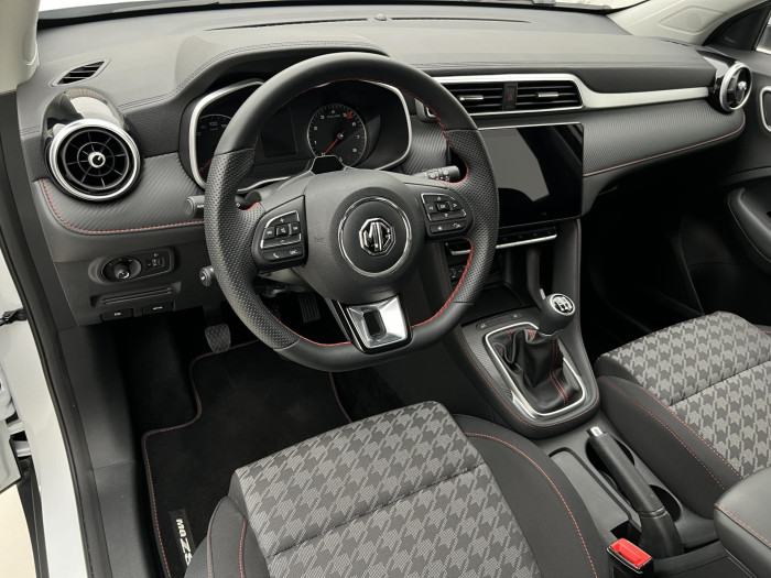MG ZS 1.5 ESSENTIAL PLUS CZ 1.maj.