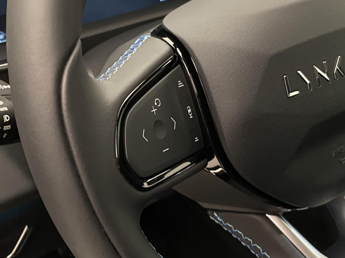 Lynk & Co 01 PHEV DCT AUT REZERVACE
