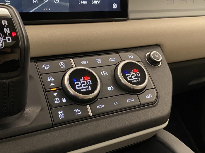 Land Rover Defender 110 P400 SE AWD AUT CZ 3.0 SE