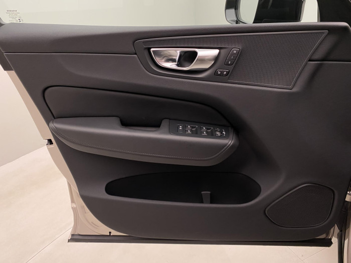 Volvo XC60 B4 AWD PLUS DARK AUT CZ