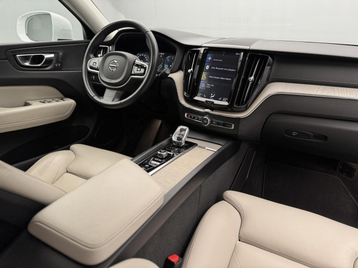 Volvo XC60 B4 INSCRIPTION AUT CZ