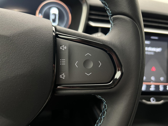 Lynk & Co 01 HEV DCT AUT