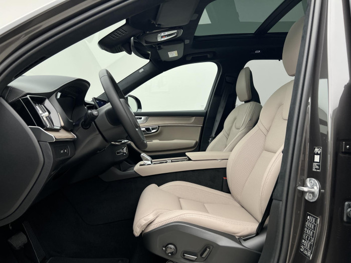 Volvo XC90 T8 AWD RECHARGE DARK ULTRA AUT