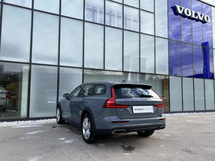 Volvo V60 CROSS COUNTRY B4 AWD Aut 1.maj
