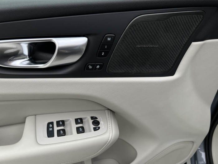 Volvo XC60 T6 AWD RECHARGE PLUS DARK AUT