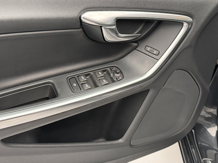 Volvo V60 D2 MOMENTUM NAV 1.6 d Momentum