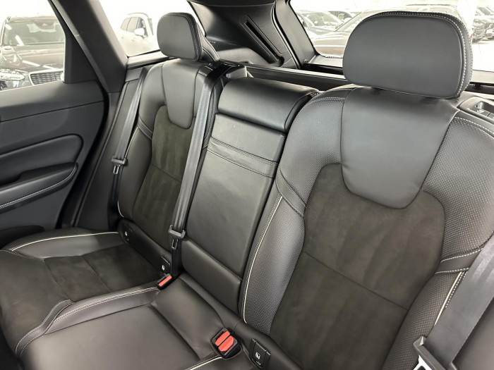 Volvo XC60 D5 AWD R-DESIGN AUT REZERVACE 2.0 d
