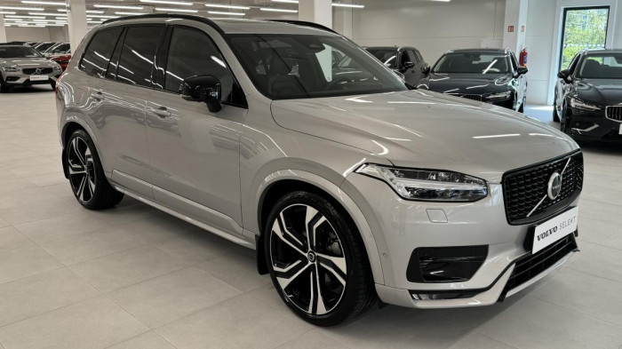 Volvo XC90 B5 AWD ULTIMATE DARK REZERVACE