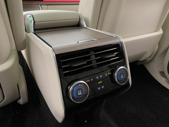 Land Rover Range Rover P530 AUTOBIOGRAPHY REZERVACE