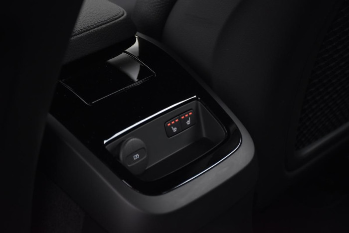 Volvo V60 T8 AWD RECHARGE REZERVACE