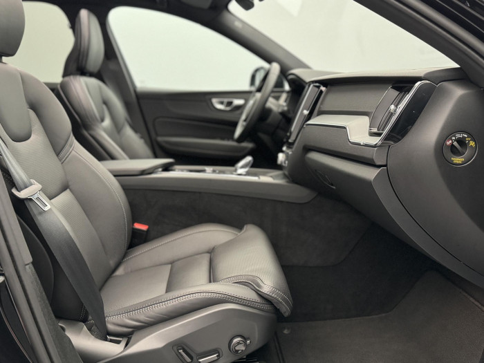 Volvo XC60 B5 AWD BLACK EDITION AUT 2.0 Edition