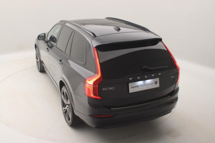 Volvo XC90 B6 AWD R-DESIGN REZERVACE