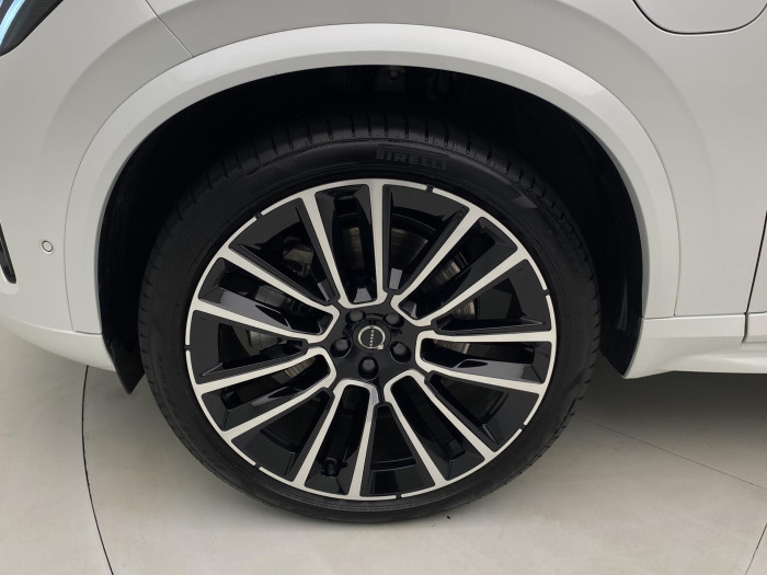 Volvo XC90 T8 AWD RECHARGE DARK REZERVACE